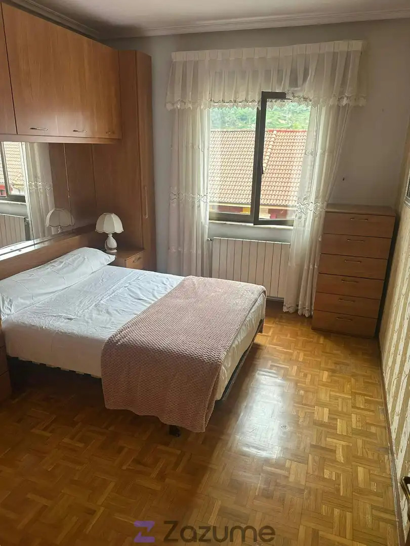 Bedroom of Flat for rent in Mieres (Asturias)  with Heating, Parquet flooring and Furnished