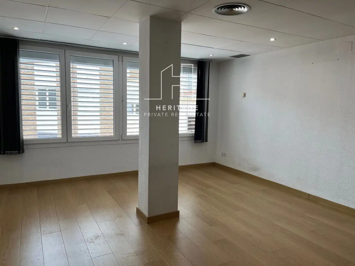 Habitación de Oficina de alquiler en Barcelona con Aire acondicionado, Calefacción y Internet