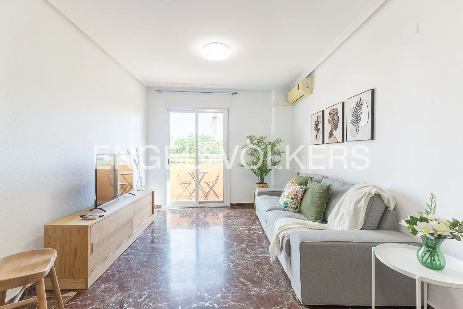 Living room of Flat for rent in Valencia  with Air Conditioner, Heating and Furnished