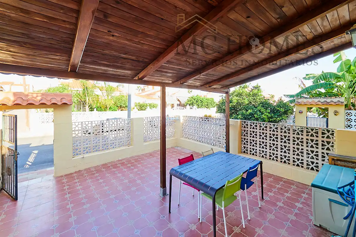 Terrasse von Einfamilien-Reihenhaus zur Miete in San Fulgencio mit Klimaanlage, Möbliert und Waschmaschine