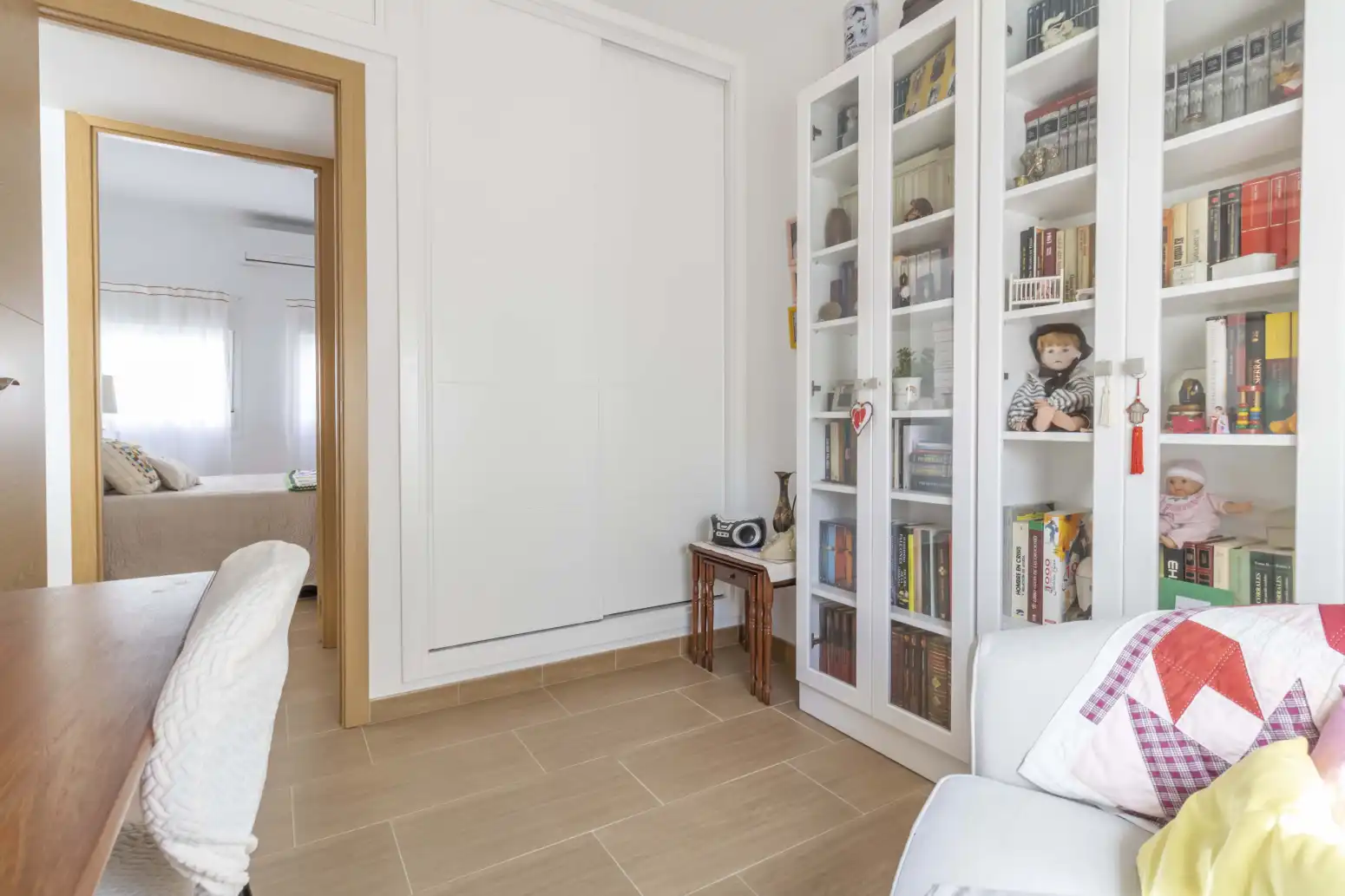 Habitación de Piso en venta en Sevilla con Aire acondicionado y Calefacción