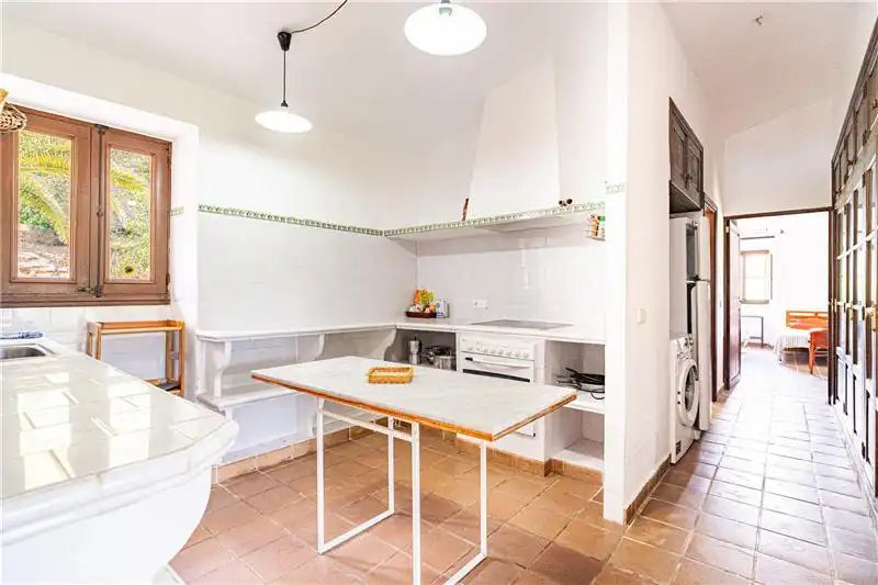 Küche von Country house zum Verkauf in Calvià mit Heizung, Privatgarten und Terrasse