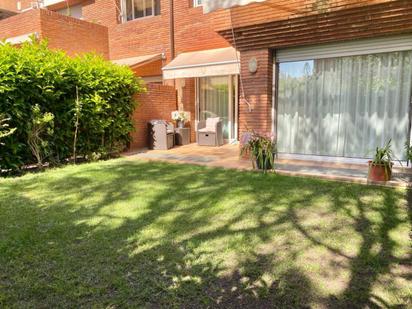 Jardí de Casa adosada en venda en Sant Cugat del Vallès amb Aire condicionat, Terrassa i Piscina