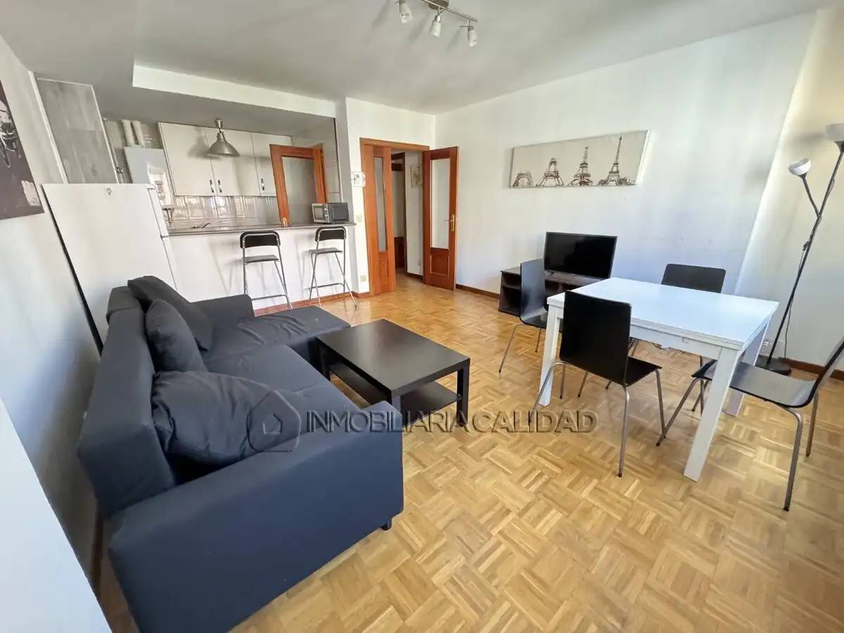 Sala de estar de Piso de alquiler en Burgos con Calefacción, Trastero y Amueblado