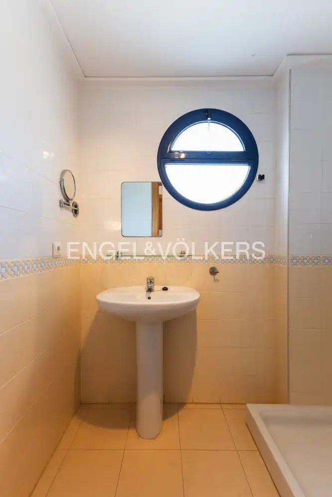 Baño de Piso en venta en Dénia con Aire acondicionado, Calefacción y Piscina