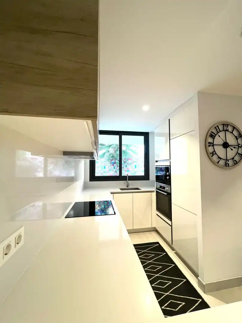 Cocina de Casa adosada de alquiler en Estepona con Jardín privado, Terraza y Trastero