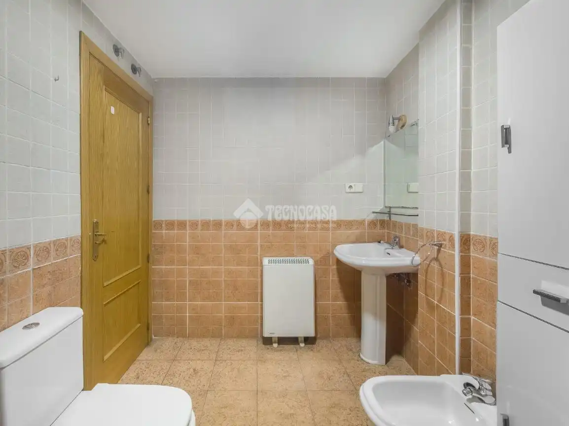 Baño de Piso en venta en Campo Real con Balcón
