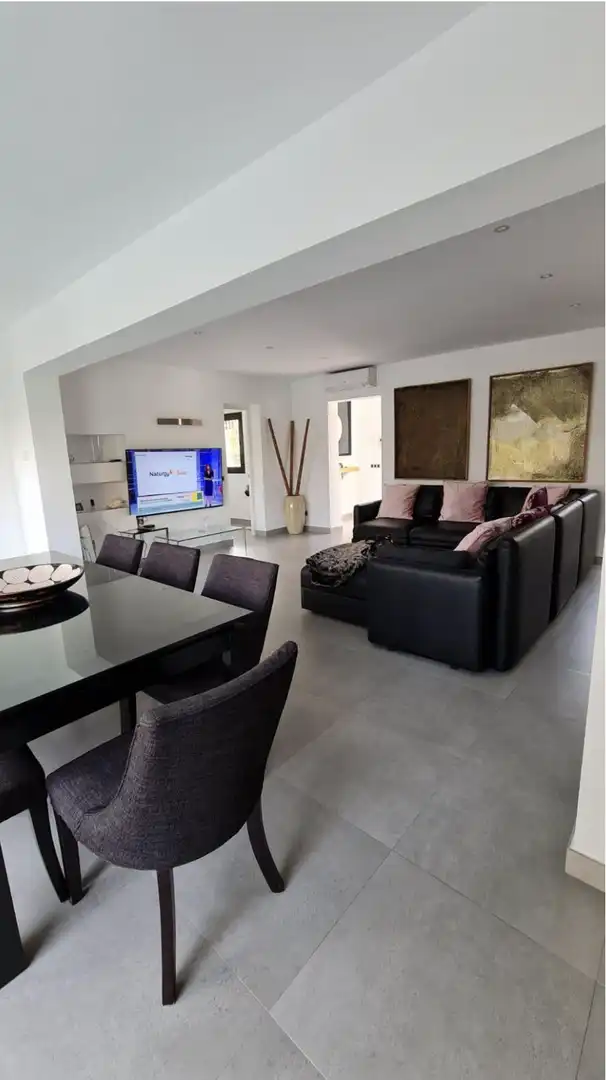 Sala de estar de Casa o chalet de alquiler en Estepona con Aire acondicionado, Jardín privado y Terraza