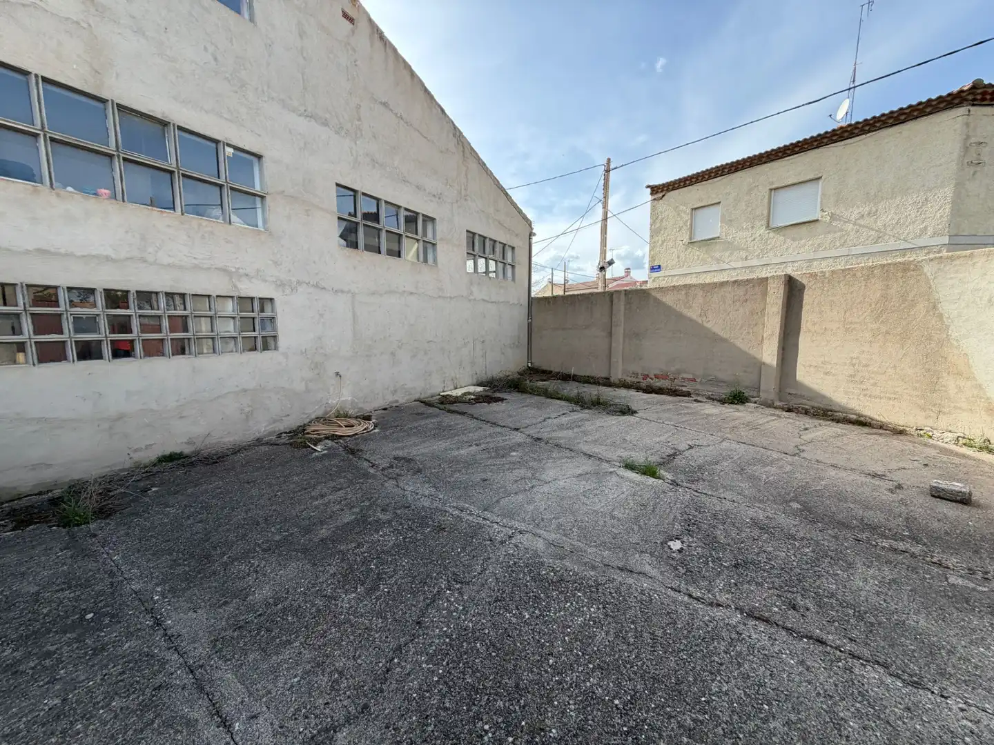 Vista exterior de Nave industrial en venta en Ávila
