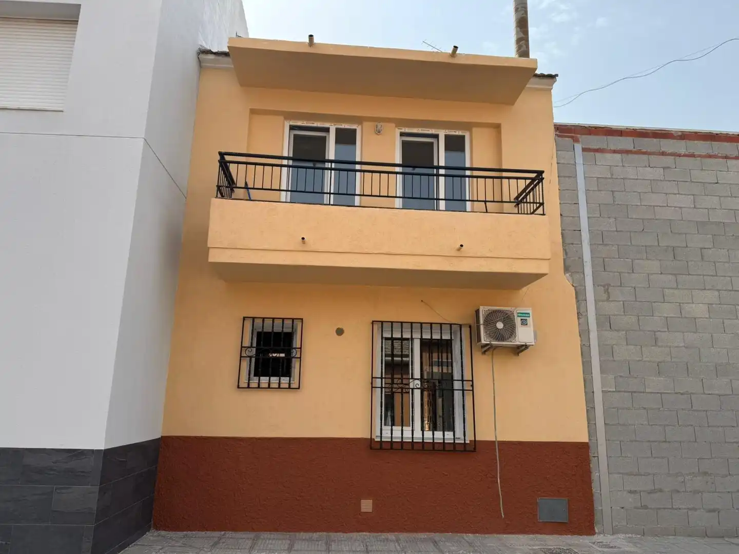 Vista exterior de Casa o chalet en venta en Almoradí con Aire acondicionado, Amueblado y Balcón