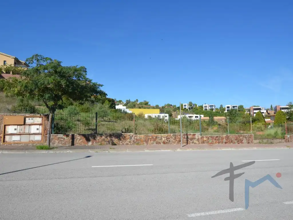 Residencial en venta en Avenida Montseny, Sant Esteve Sesrovires