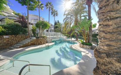 Piscina de Àtic en venda en Marbella amb Aire condicionat i Terrassa