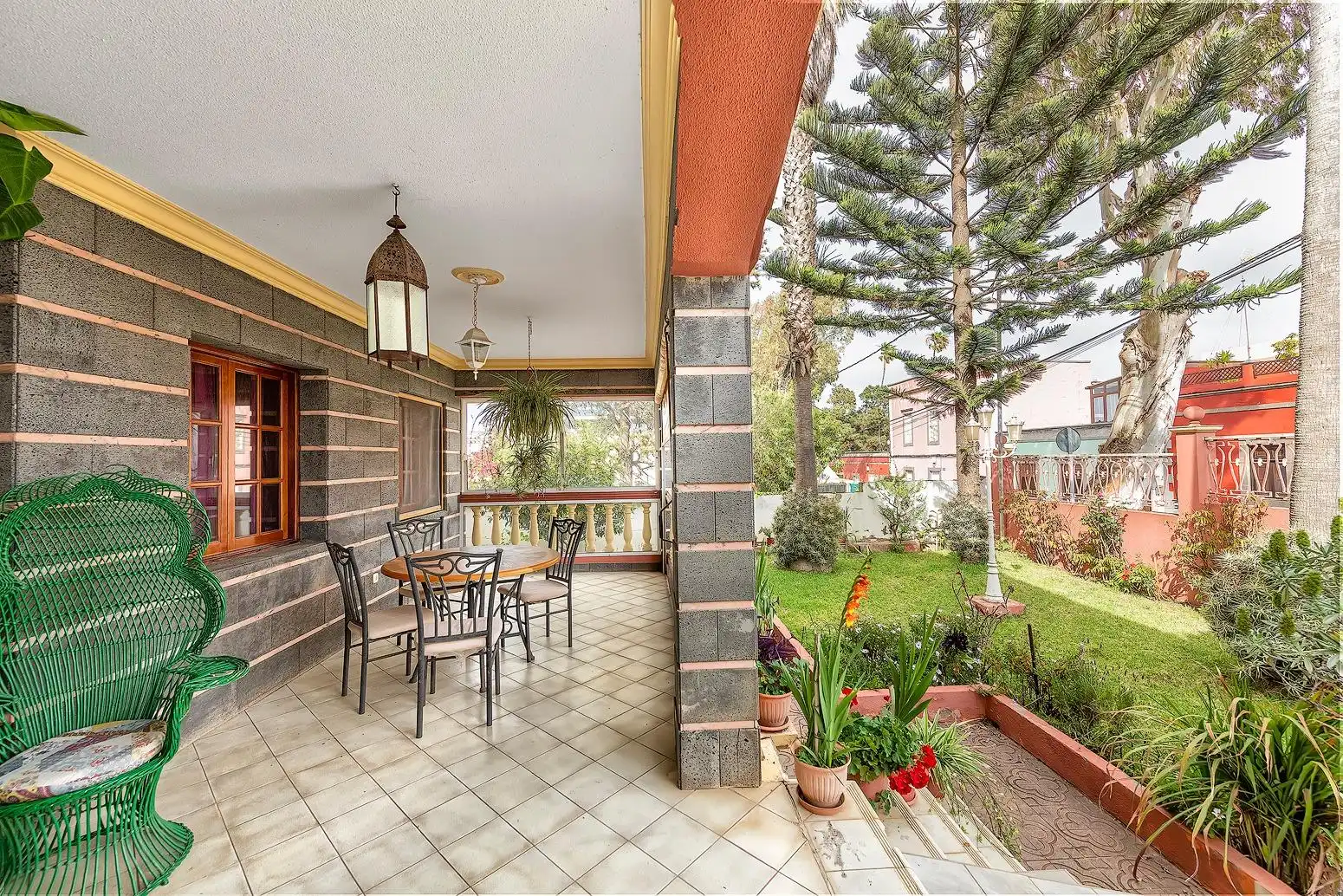 Terrassa de Casa o xalet en venda en Las Palmas de Gran Canaria amb Aire condicionat, Jardí privat i Terrassa