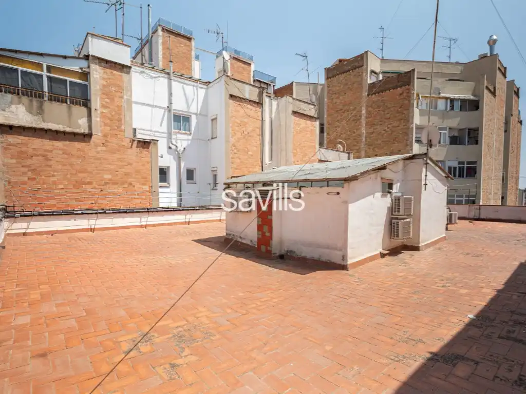 Vista exterior de Apartament en venda en L'Hospitalet de Llobregat amb Aire condicionat