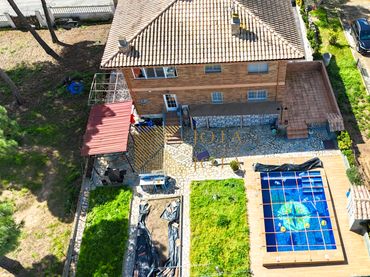 Casa amb piscina en venda a Sils