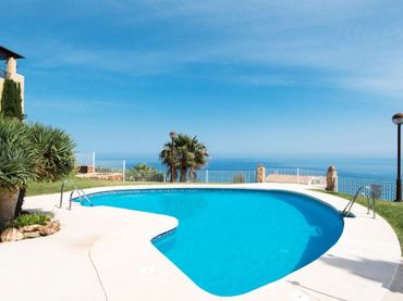 Pis amb piscina en venda a Benalmádena pueblo