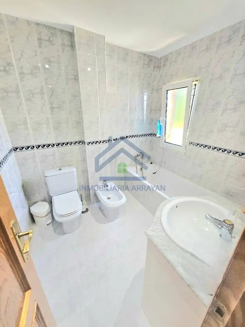Baño de Casa o chalet en venta en Ogíjares con Aire acondicionado, Calefacción y Jardín privado