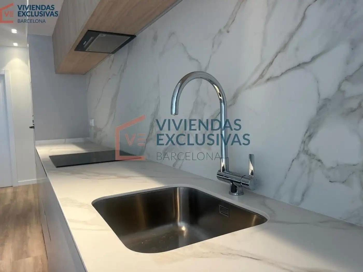 Cocina de Dúplex en venta en Barcelona con Parquet, Balcón y Alarma