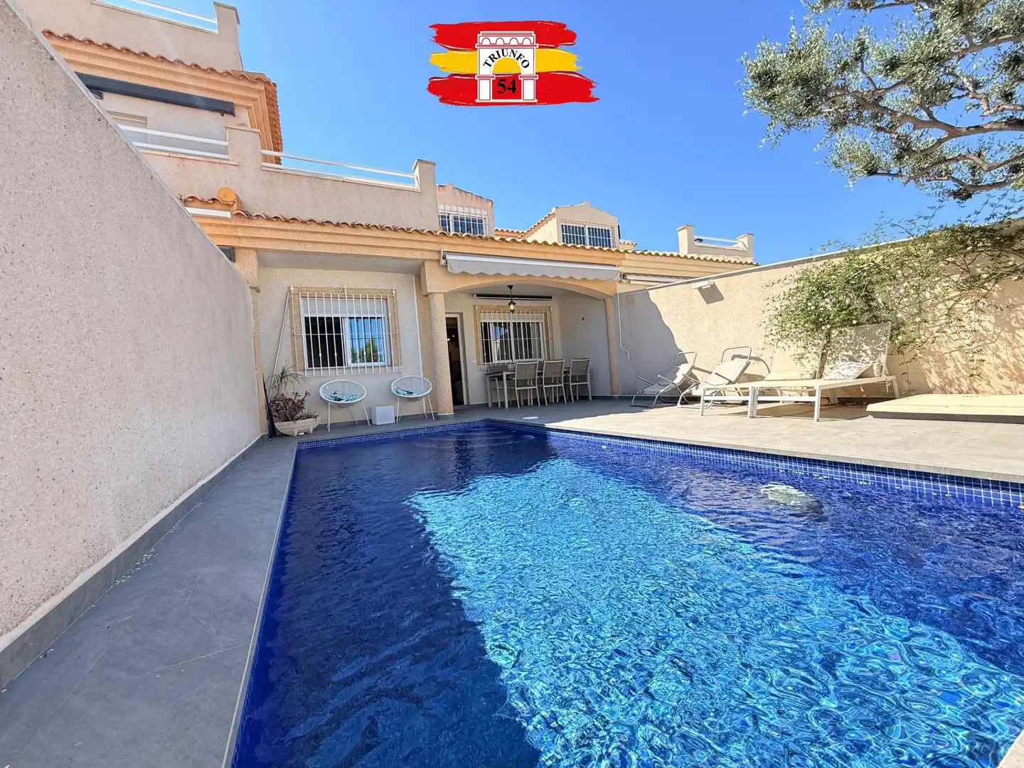 Piscina de Casa adosada en venta en Pilar de la Horadada con Aire acondicionado, Calefacción y Jardín privado