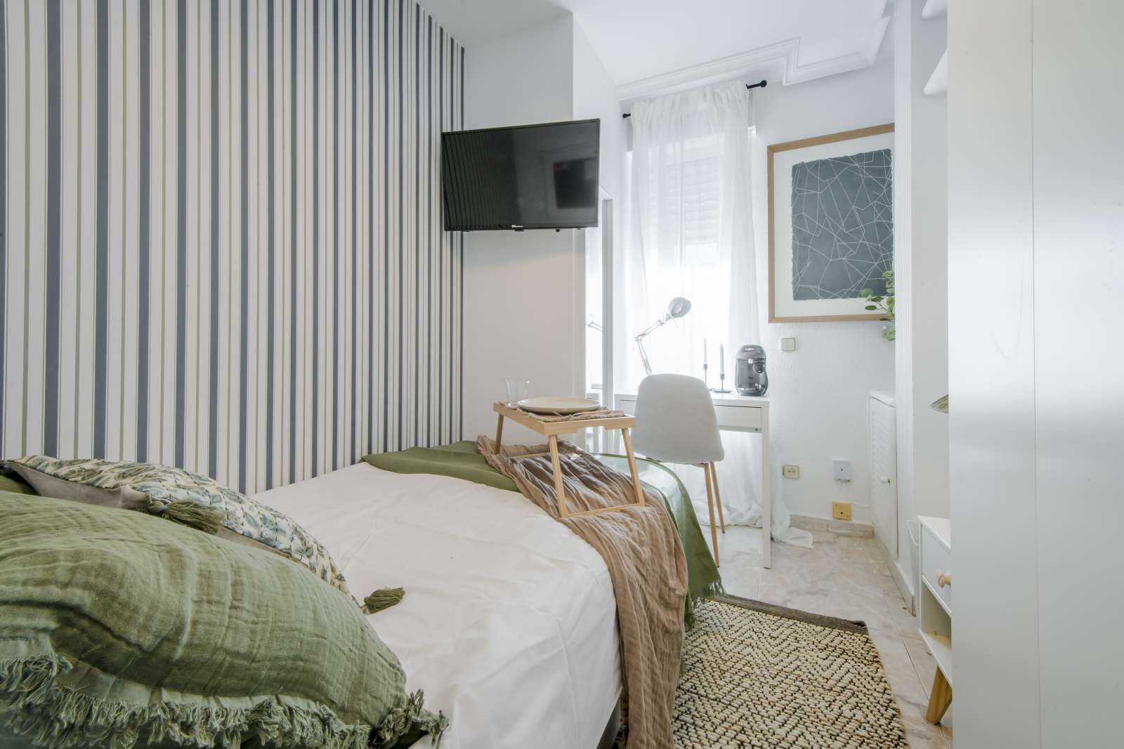 Bedroom of Flat to share in  Madrid Capital  with Air Conditioner and Terrace