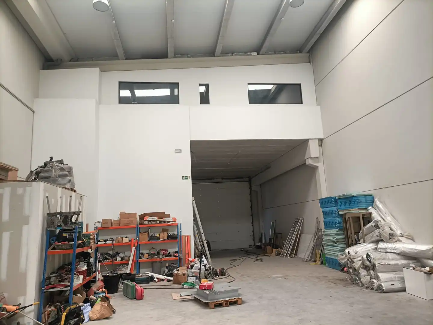 Fabrikhallen zur Miete in Sant Vicenç Dels Horts mit Heizung und Alarm