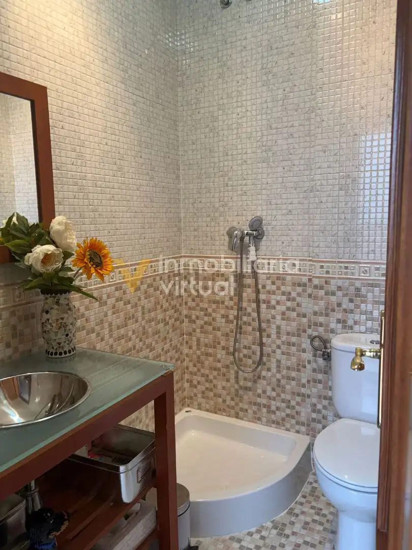 Bany de Casa o xalet en venda en Lucena amb Moblat