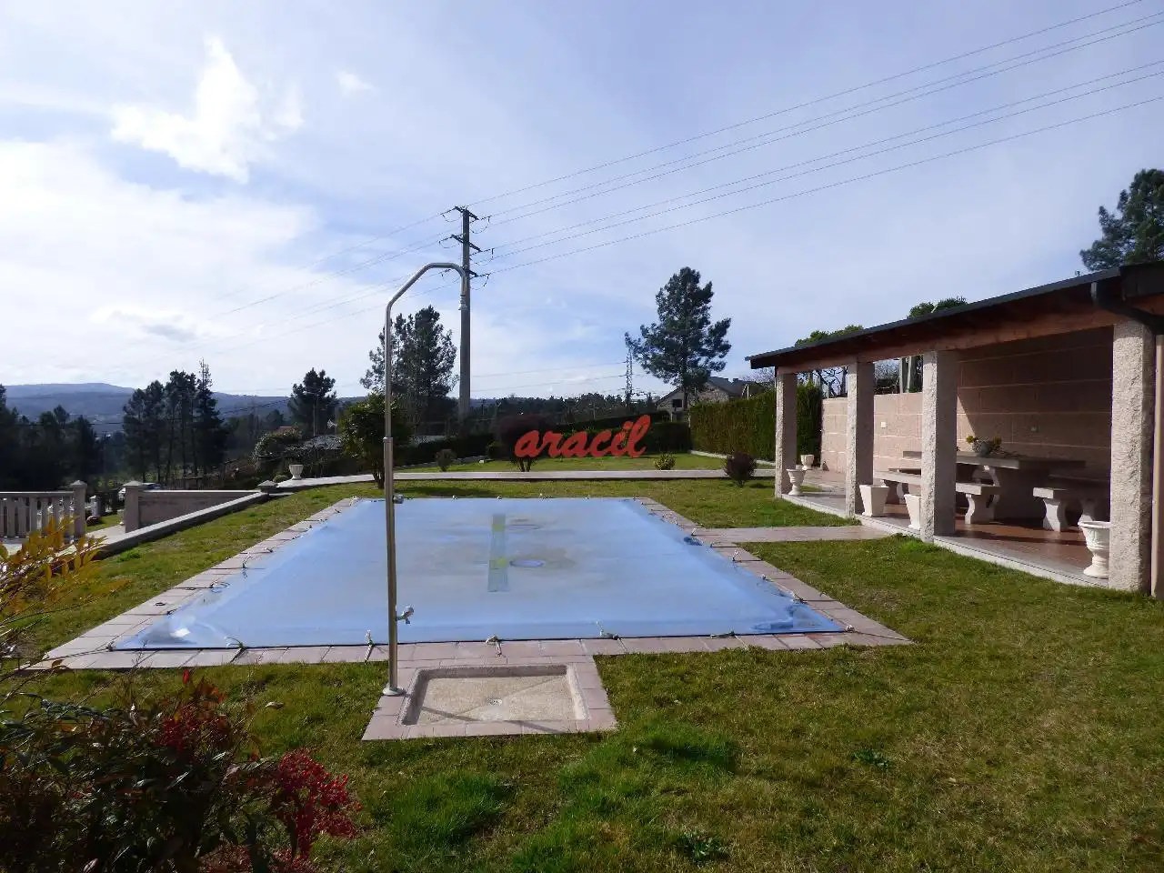 Piscina de Casa o xalet en venda en Ourense Capital  amb Calefacció, Jardí privat i Terrassa