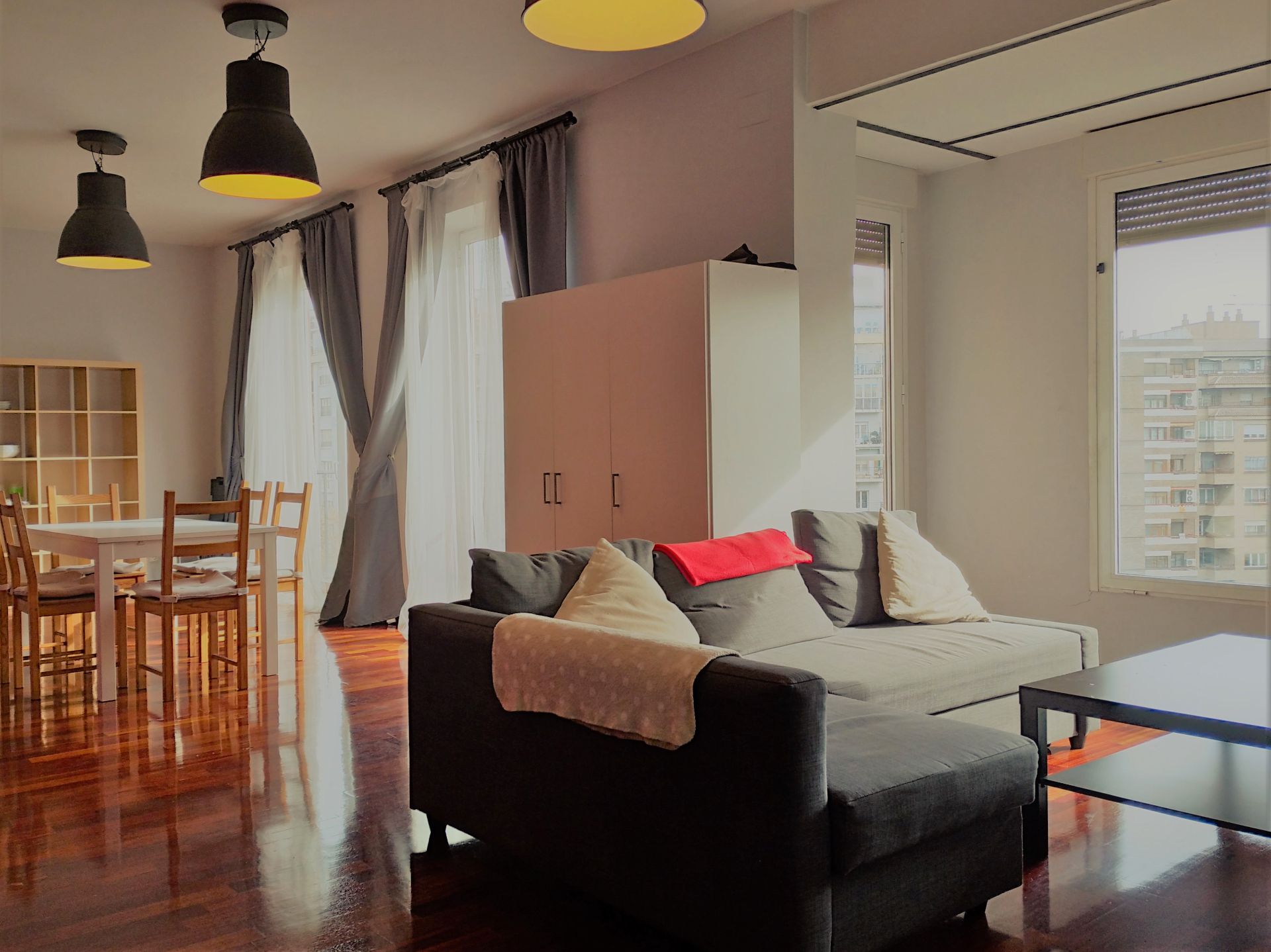 Living room of Flat to rent in  Zaragoza Capital  with Air Conditioner, Heating and Parquet flooring