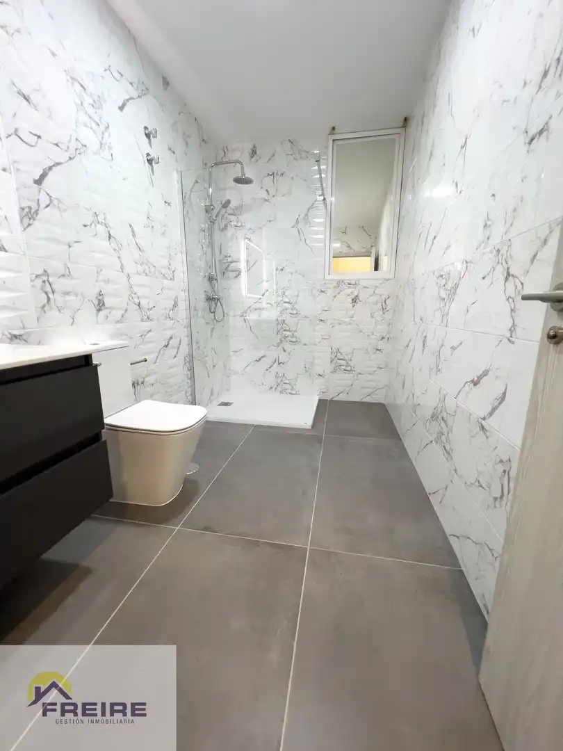 Bathroom of Flat for sale in Bueu  with Air Conditioner and Heating