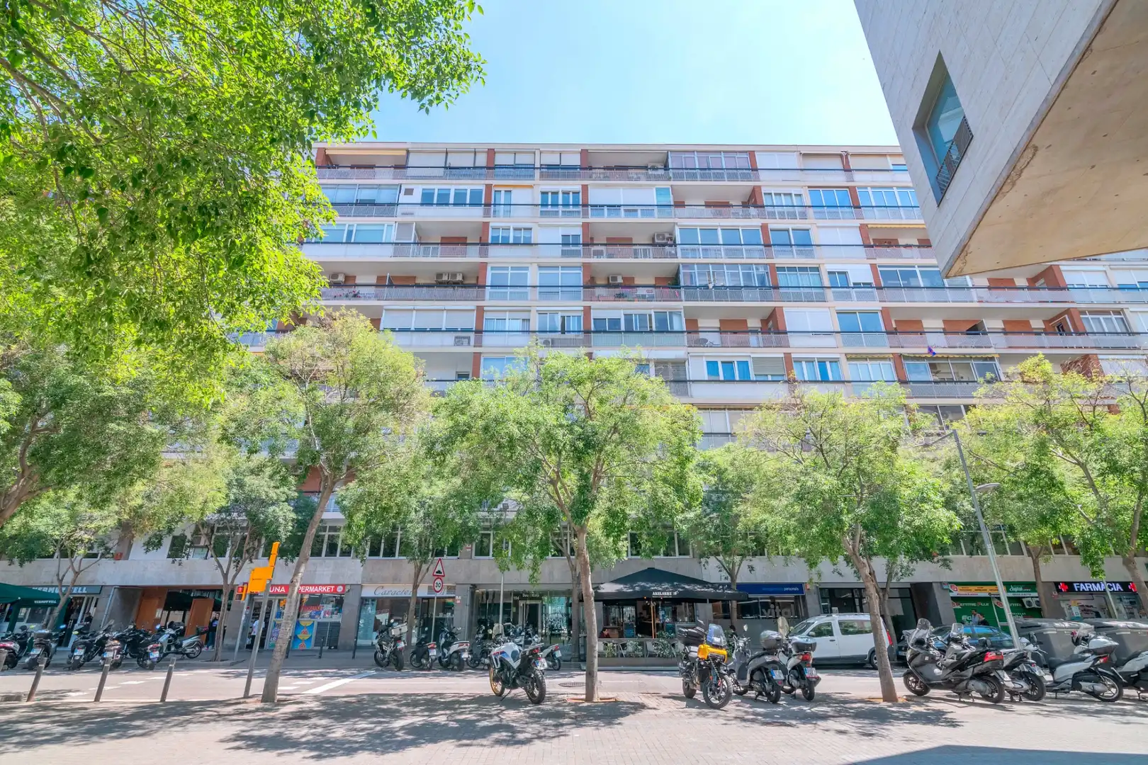 Vista exterior de Piso en venta en Barcelona con Aire acondicionado, Calefacción y Balcón