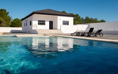 Swimming pool of House or chalet for sale in Ayamonte  with Air Conditioner, Heating and Private garden