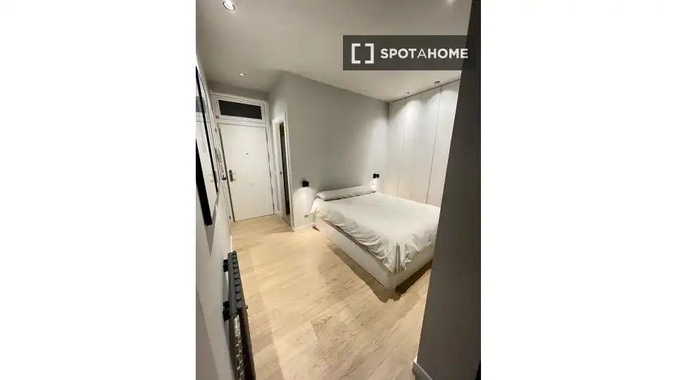 Appartamento con terrazza in affitto a Centro, imagen 9