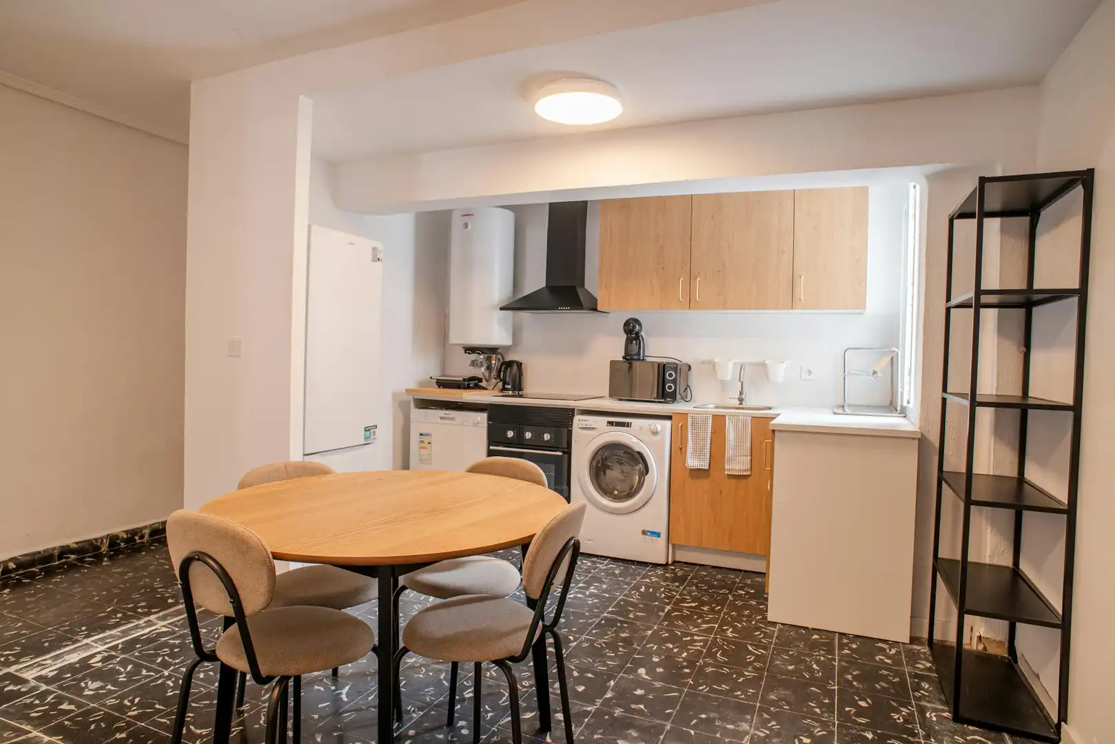Küche von Wohnung zur untervermieten in Valencia mit Waschmaschine