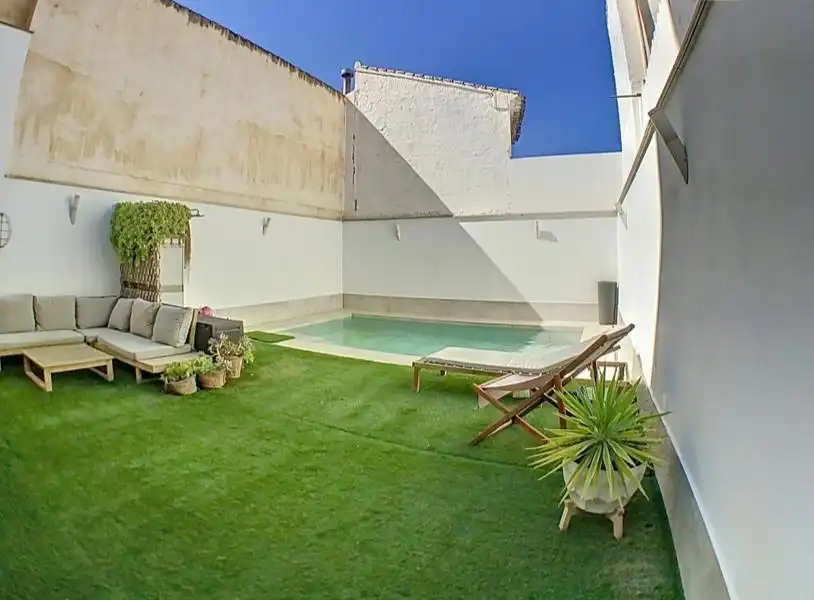 Piscina de Casa o xalet en venda en Cuevas de San Marcos amb Aire condicionat, Calefacció i Jardí privat