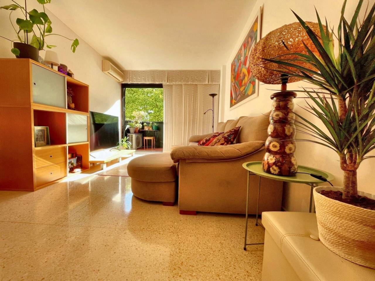 Sala de estar de Piso en venta en Cerdanyola del Vallès con Aire acondicionado, Amueblado y Balcón