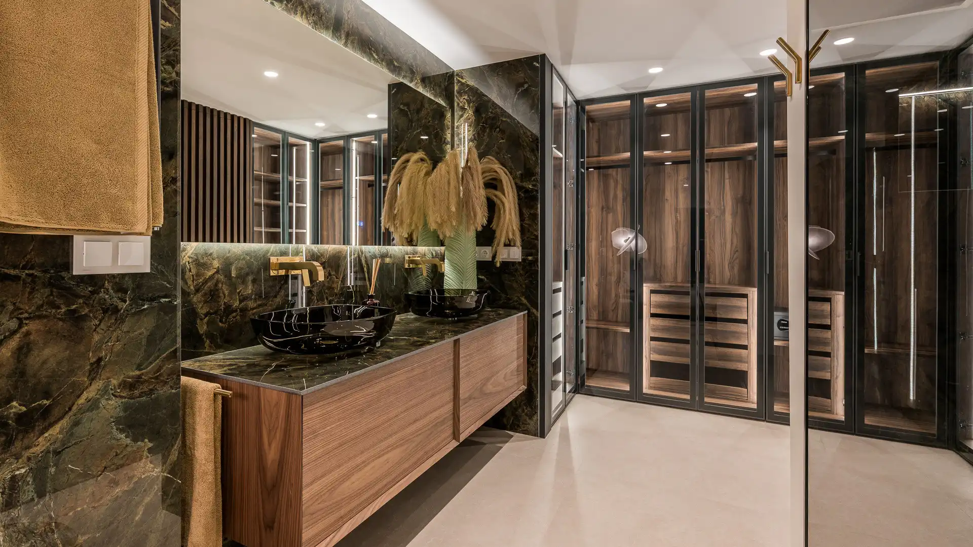 Cuina de Apartament en venda en Marbella amb Aire condicionat, Terrassa i Piscina