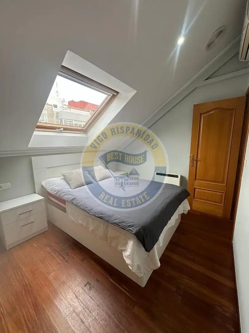 Habitación de Ático en venta en Vigo  con Aire acondicionado, Calefacción y Parquet