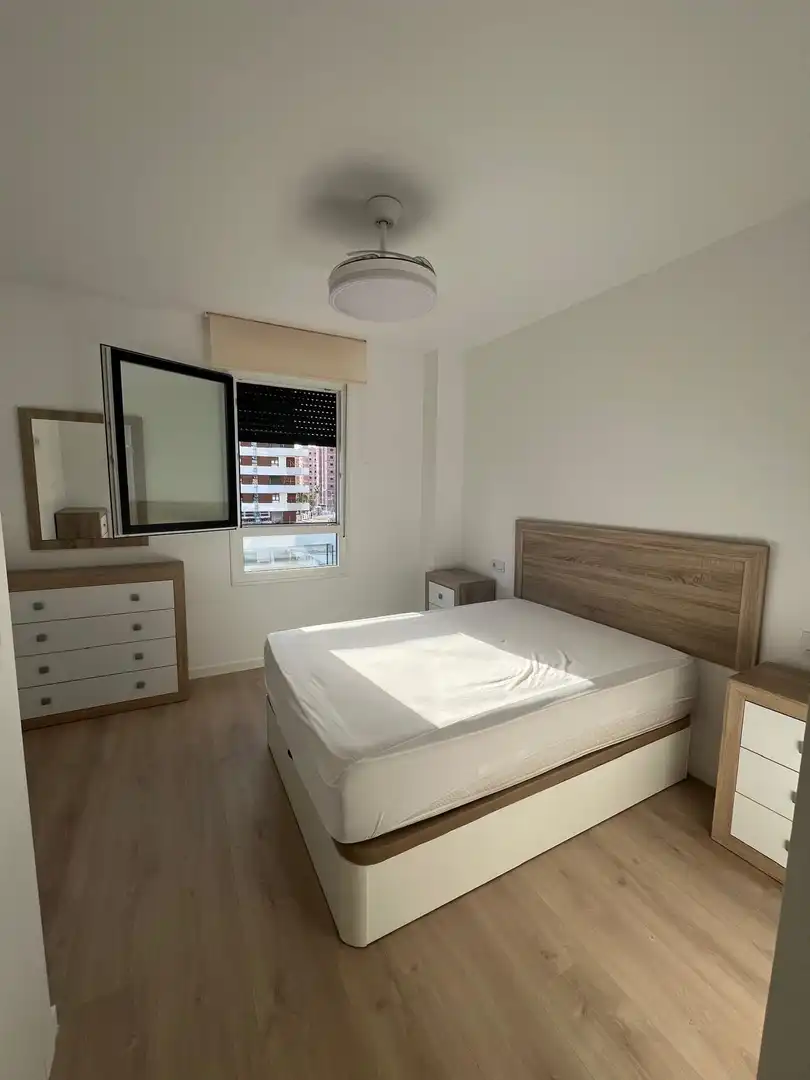 Bedroom of Flat for rent in Dos Hermanas  with Air Conditioner, Heating and Private garden