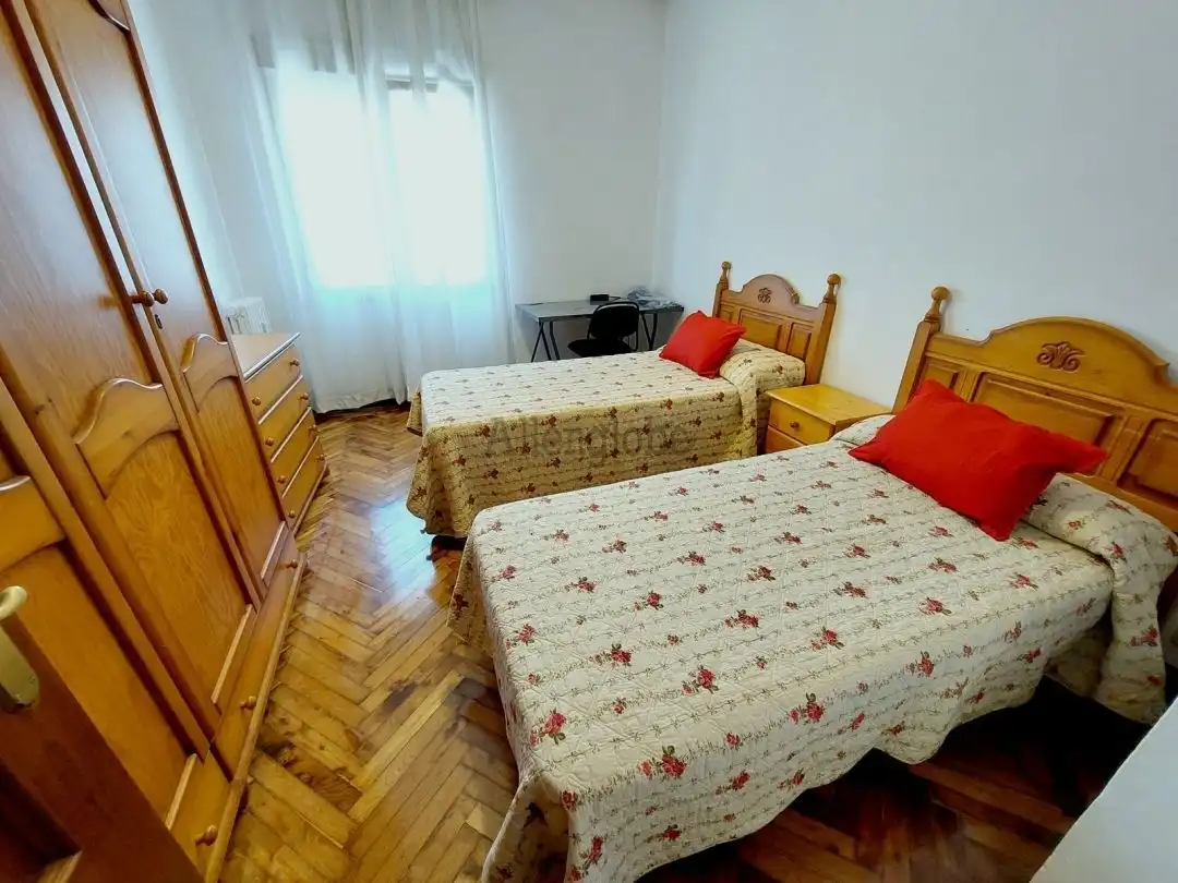 Piso de alquiler en Calle Fernando Vela, Milán - Pumarín