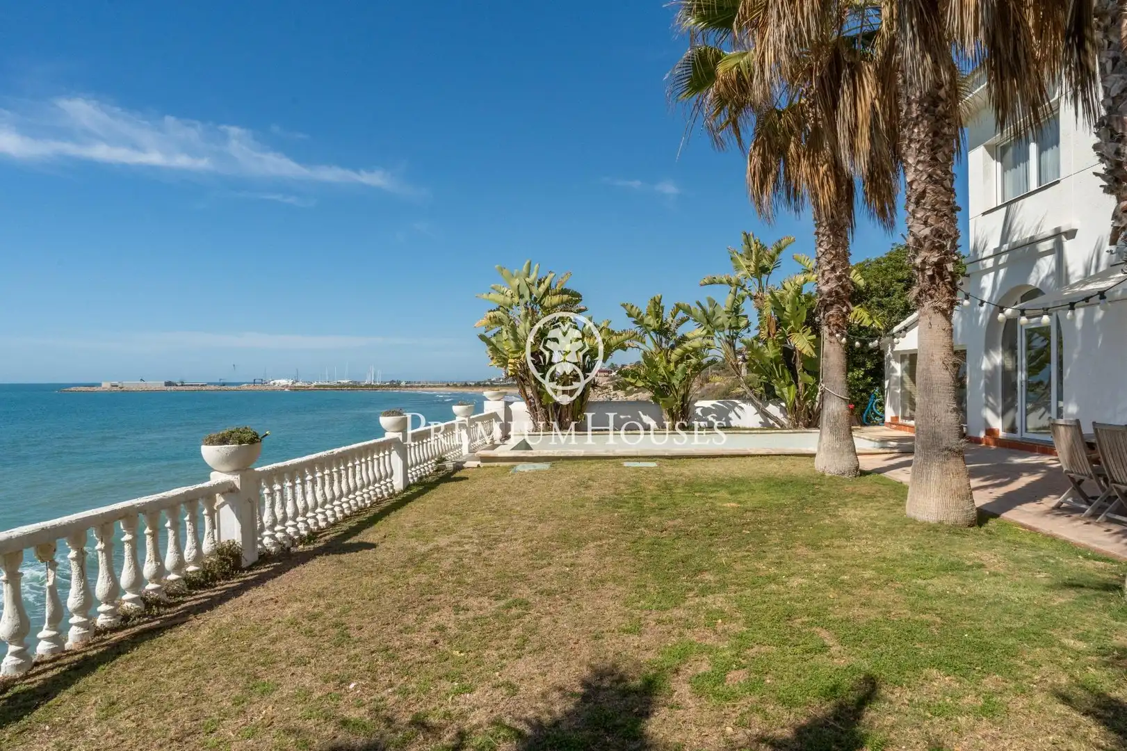 Garden of Houses for sale in Vilanova i la Geltrú  with Air Conditioner, Heating and Private garden
