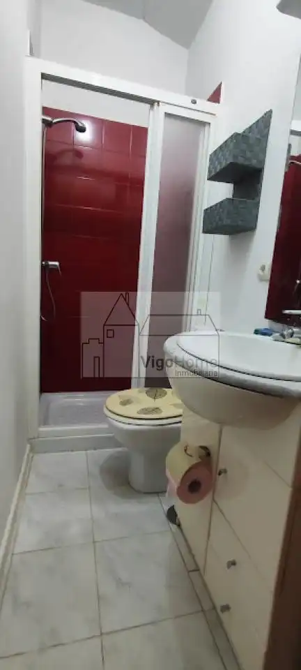 Bathroom of Apartments for sale in Moaña  with Storage room and Furnished