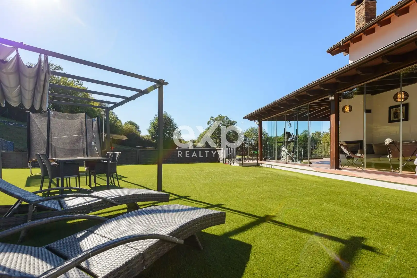 Detached house with pool for sale in Camino FUENTEMELGA 68