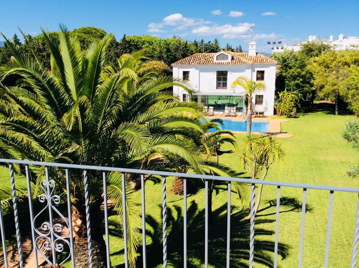 House with pool for sale in San Pedro de Alcántara