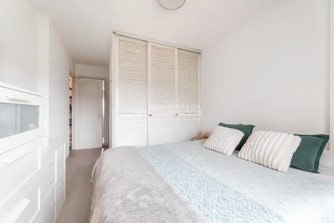 Habitación de Piso en venta en Las Rozas de Madrid con Calefacción, Terraza y Trastero