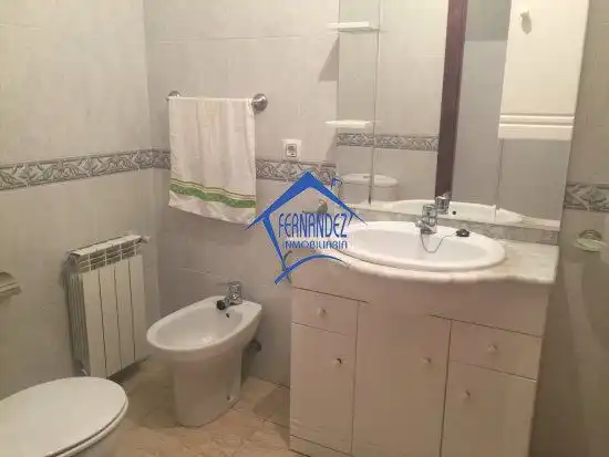 Bany de Pis de lloguer en Cáceres amb Calefacció, Terrassa i Traster