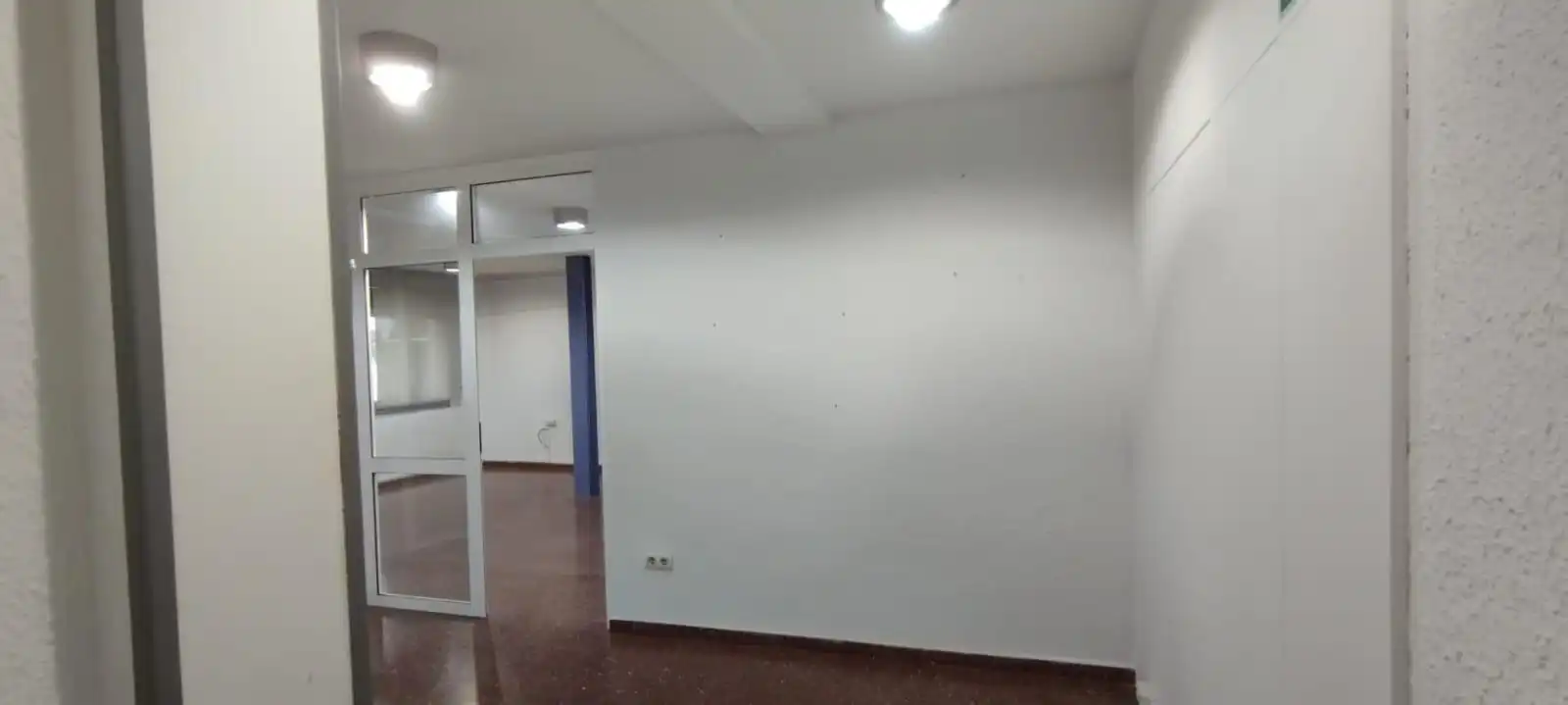 Office for rent in Manresa  with Air Conditioner