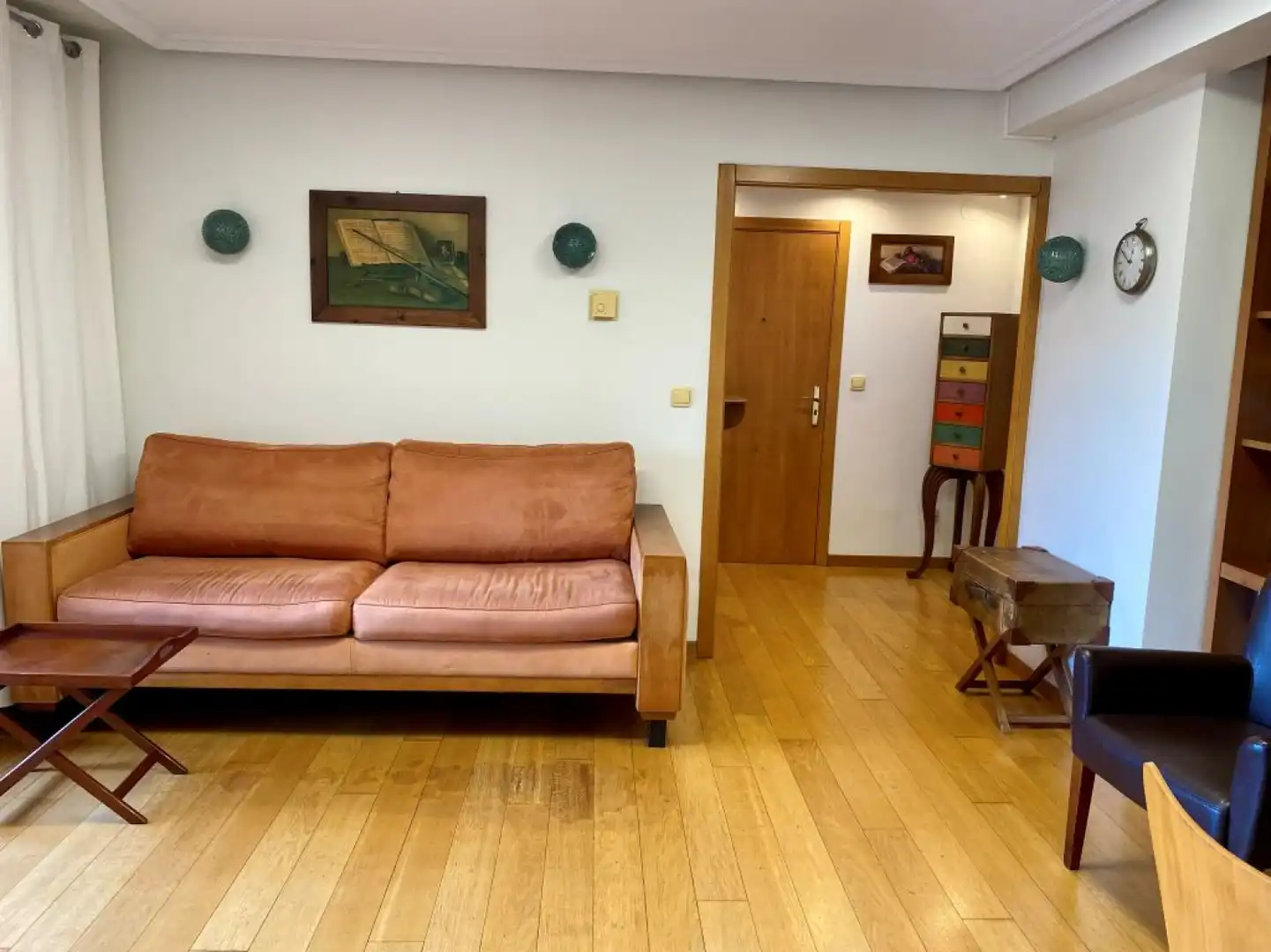 Sala de estar de Ático en venta en Avilés con Calefacción, Parquet y Terraza