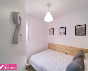 Bedroom of Flat to share in  Granada Capital  with Air Conditioner