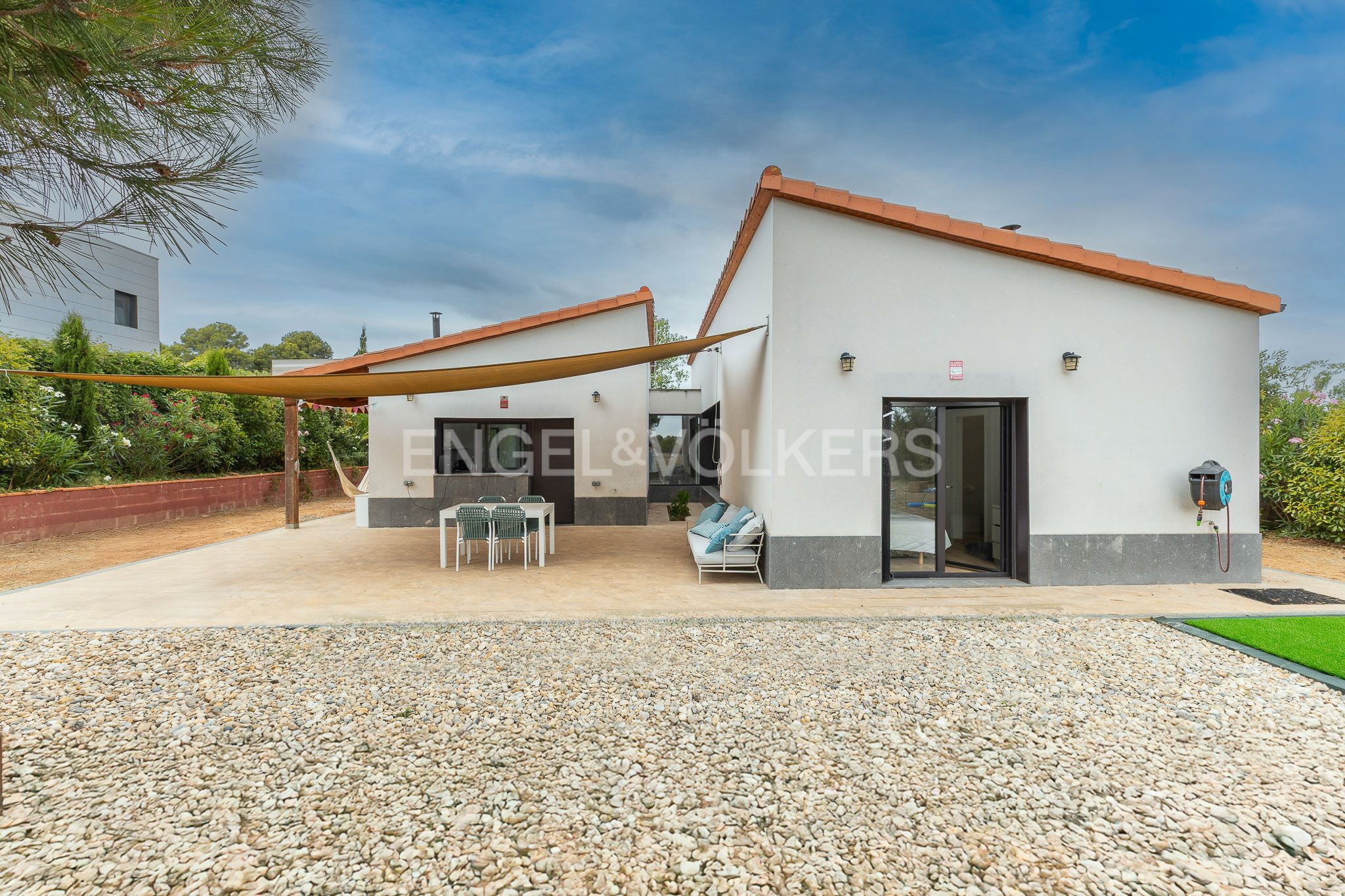 Exterior view of House or chalet for sale in Sant Quirze del Vallès  with Air Conditioner, Heating and Private garden