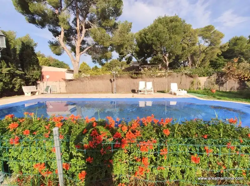 Houses for rent in Calle Murcia, Serra